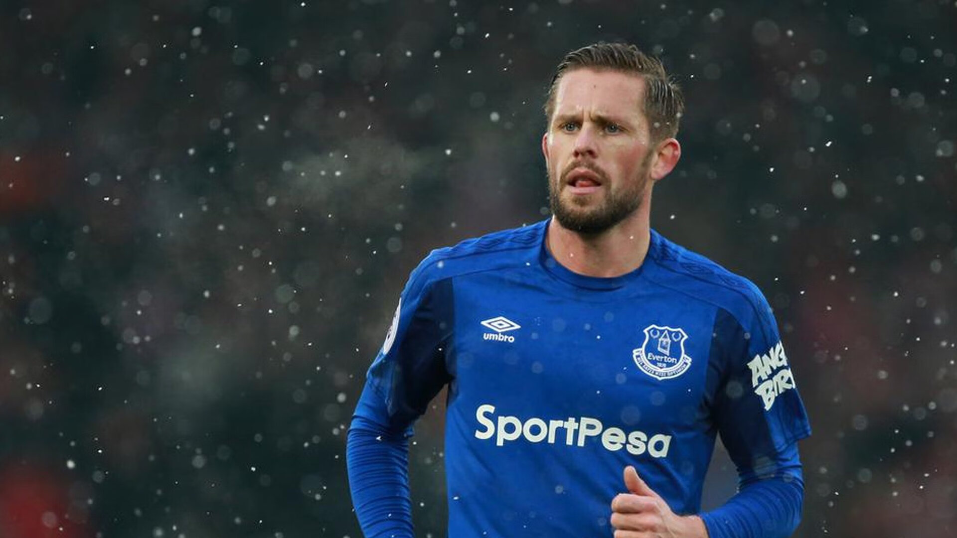 乔治发表赛场瞬间视频成爆点，乔治霸气视频完整版