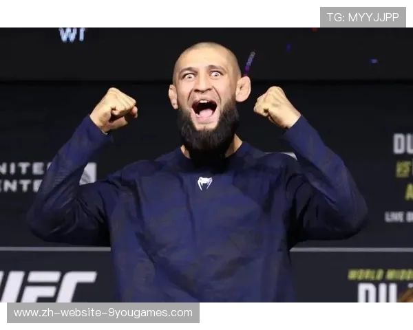 UFC震撼一刻：拳手被击得护具裂开，硬汉背后隐藏的故事