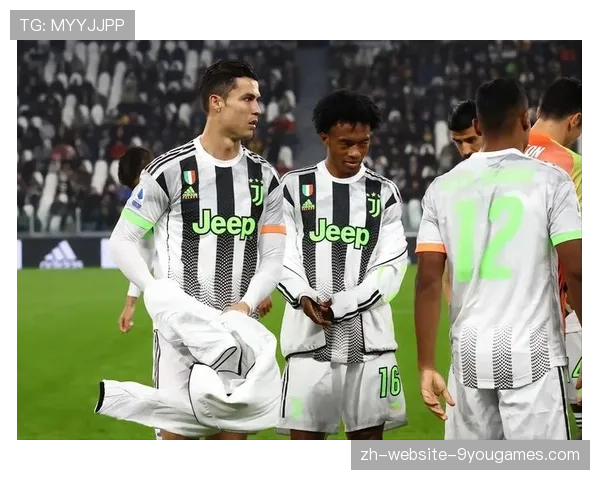 全场如车展，尤文走商务风，多特玩性能派，尤文palace